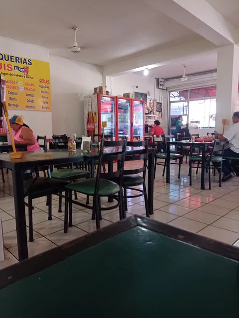 Tacos y jugos de cabeza Luis "El Ñar" image 3