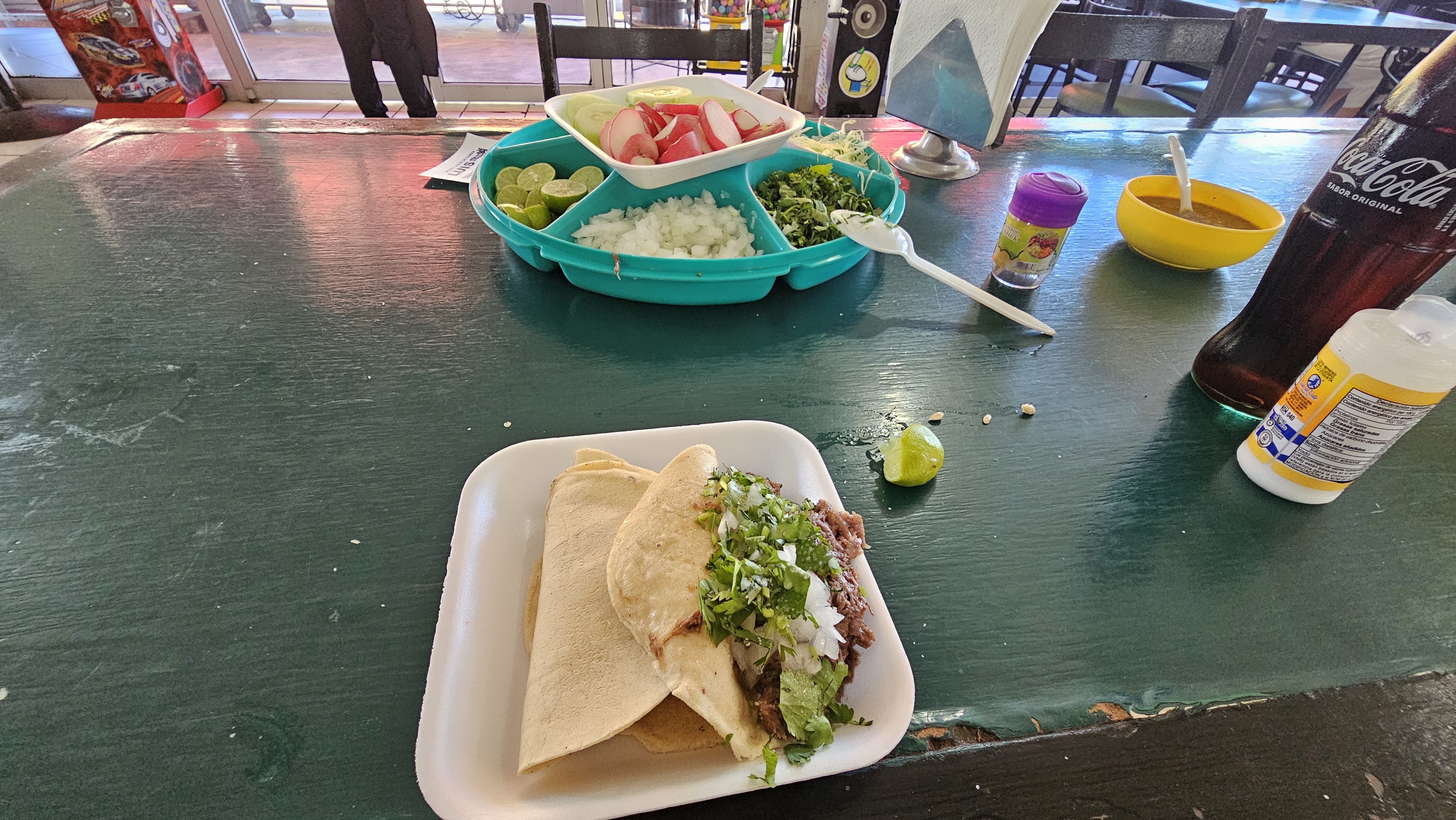 Tacos y jugos de cabeza Luis "El Ñar" image 6