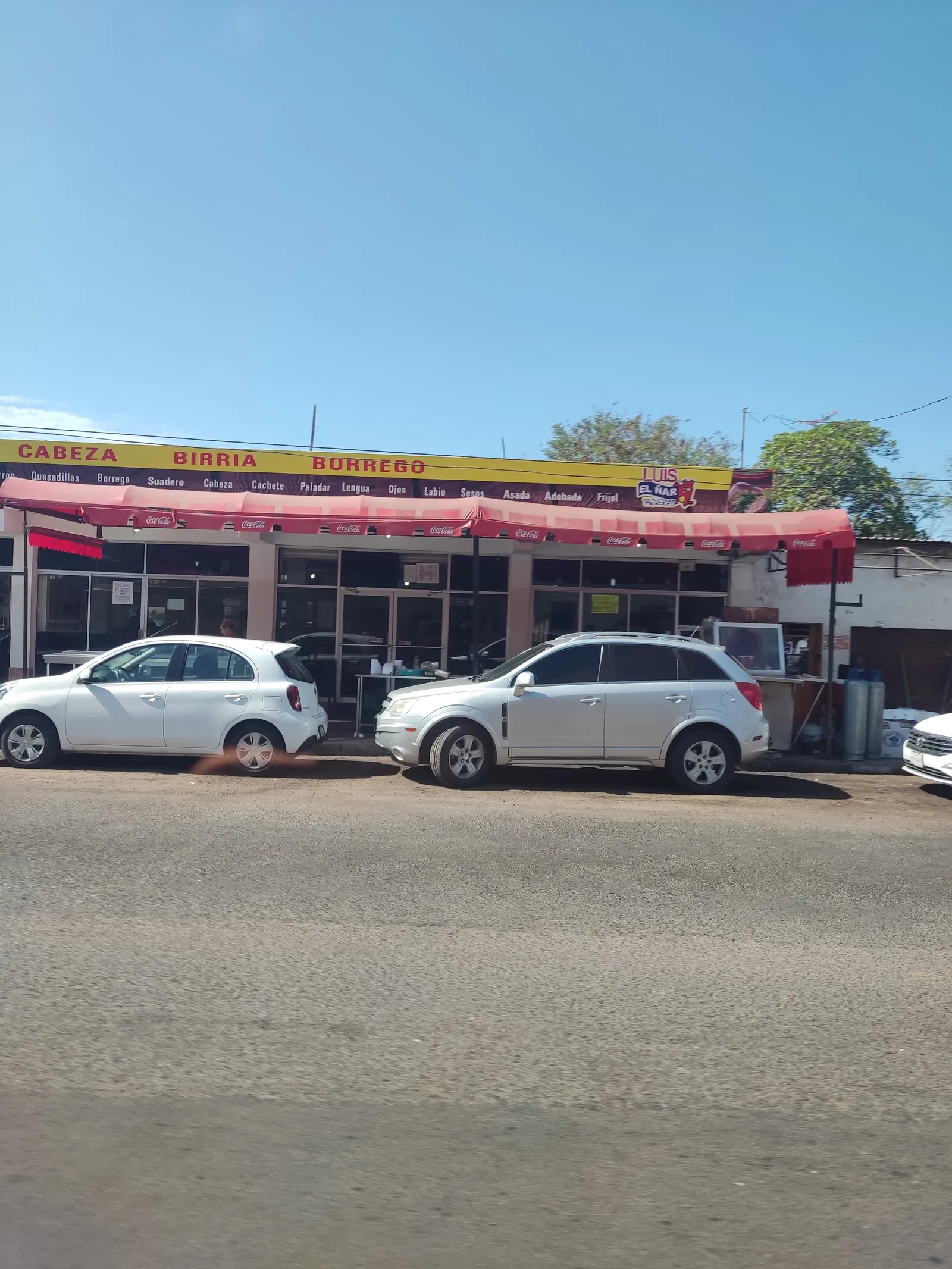 Tacos y jugos de cabeza Luis "El Ñar" image 10