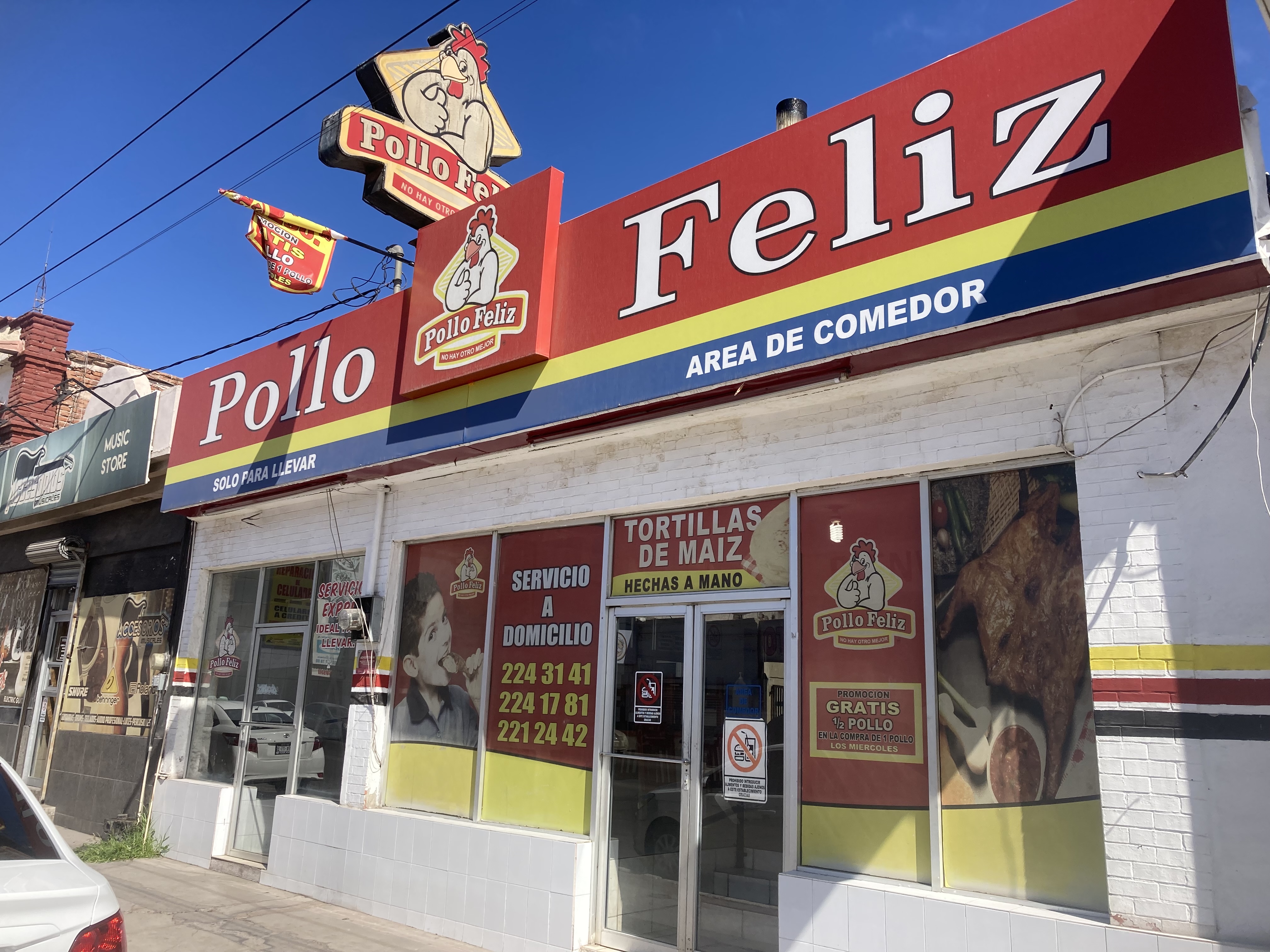 Pollo Feliz Restaurant image 3