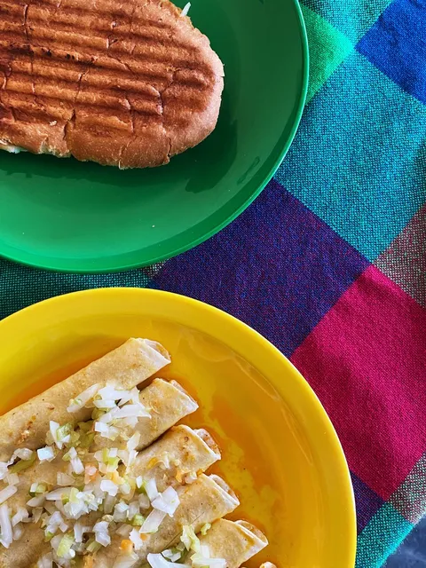TIO BETO "Tacos y Tortas de cochinita pibil" image 3