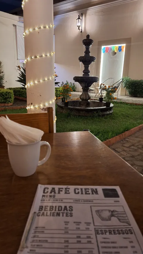 Cien Años Restaurante y Café image 7