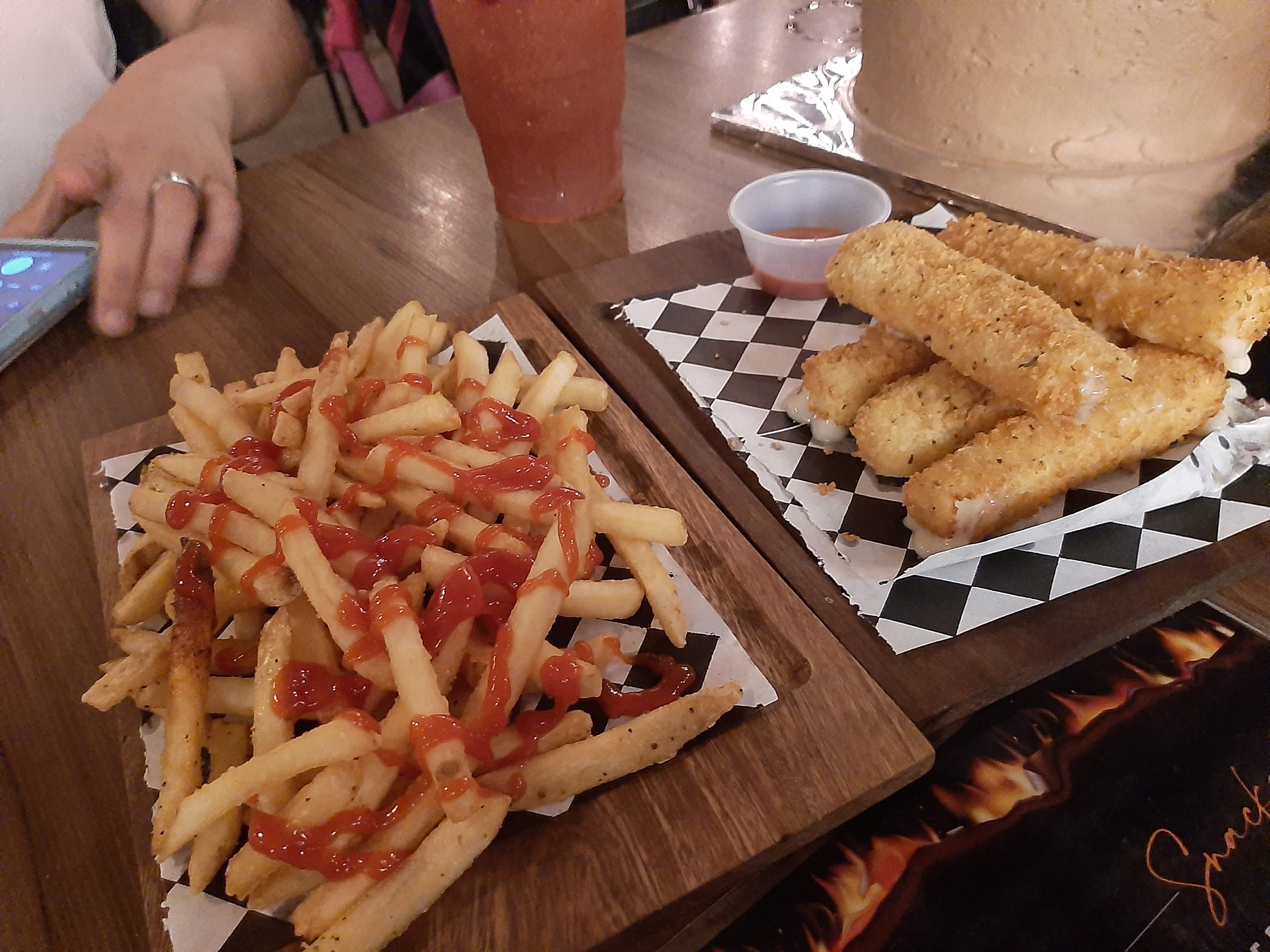 SANTOS DEMONIOS image 5