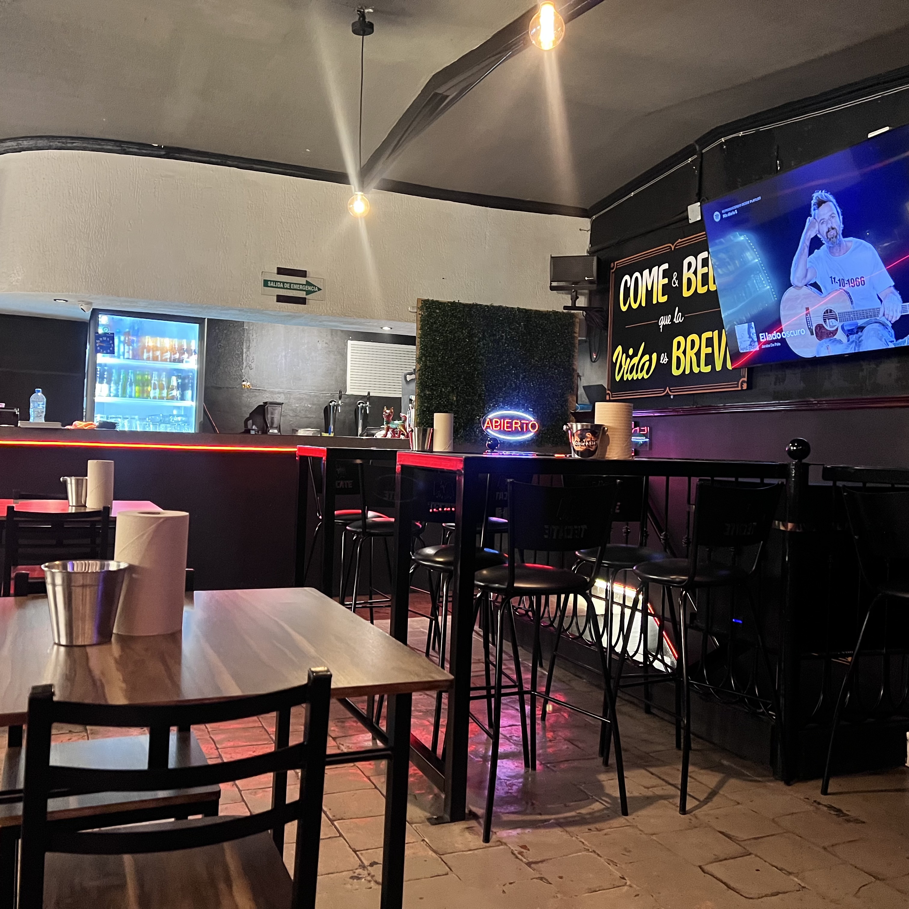 SANTOS DEMONIOS image 9