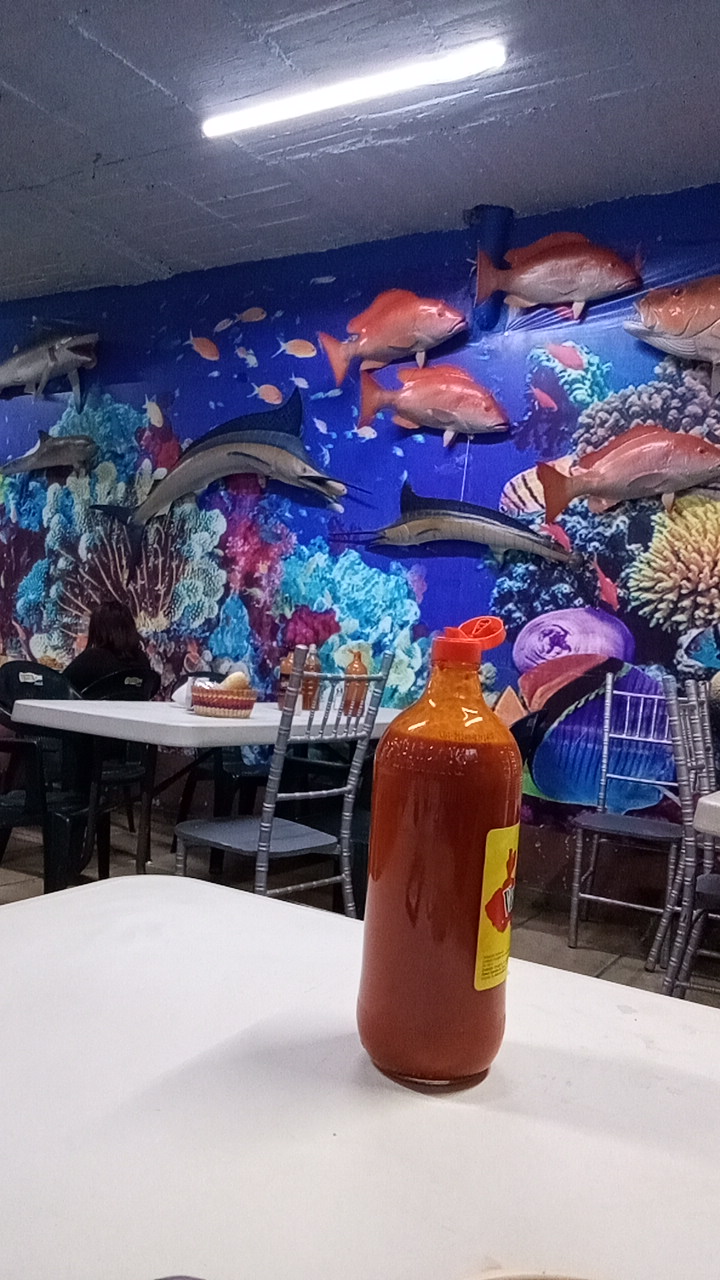 Marisquería y snacks el pez gordo image 4