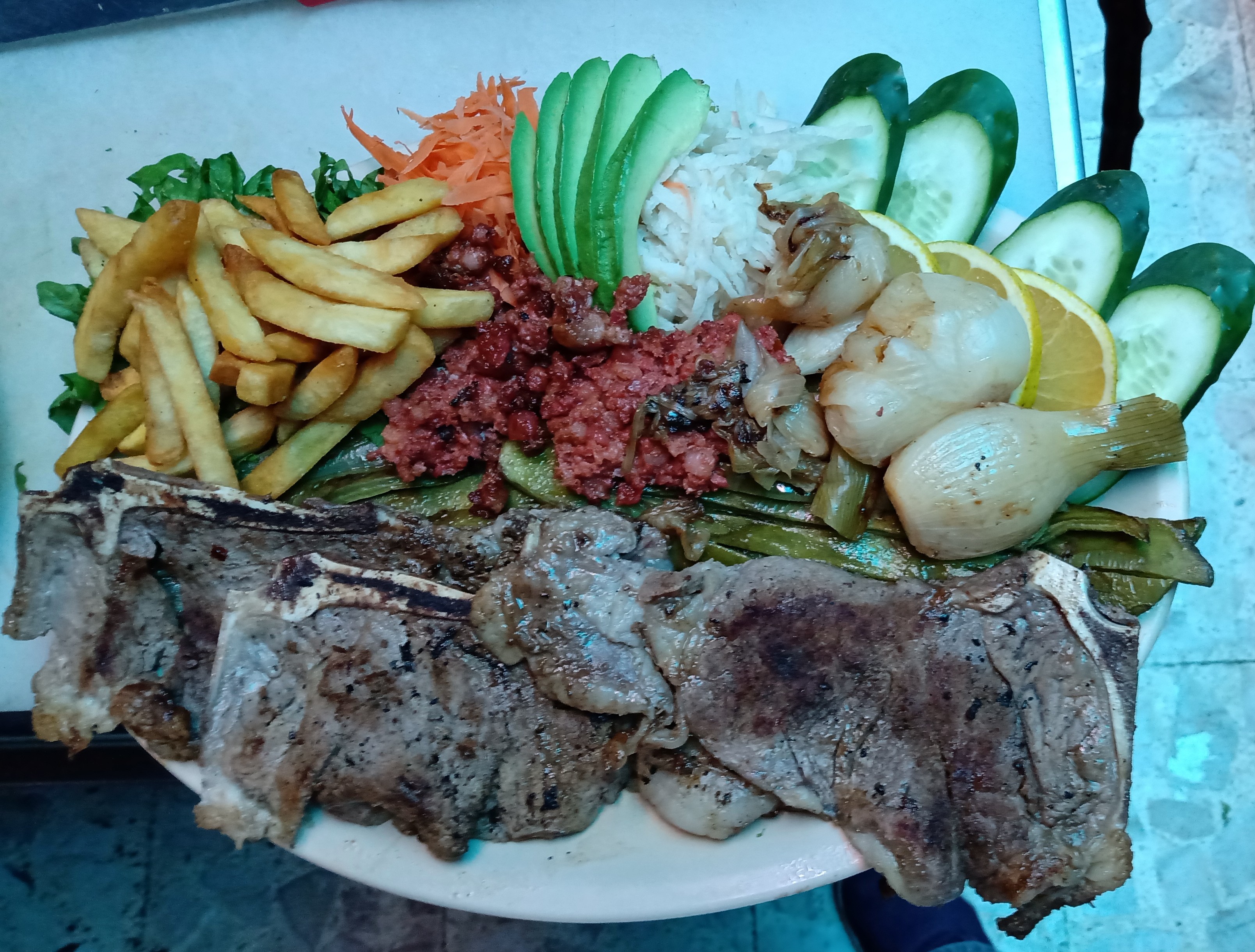 Marisquería y snacks el pez gordo image 6