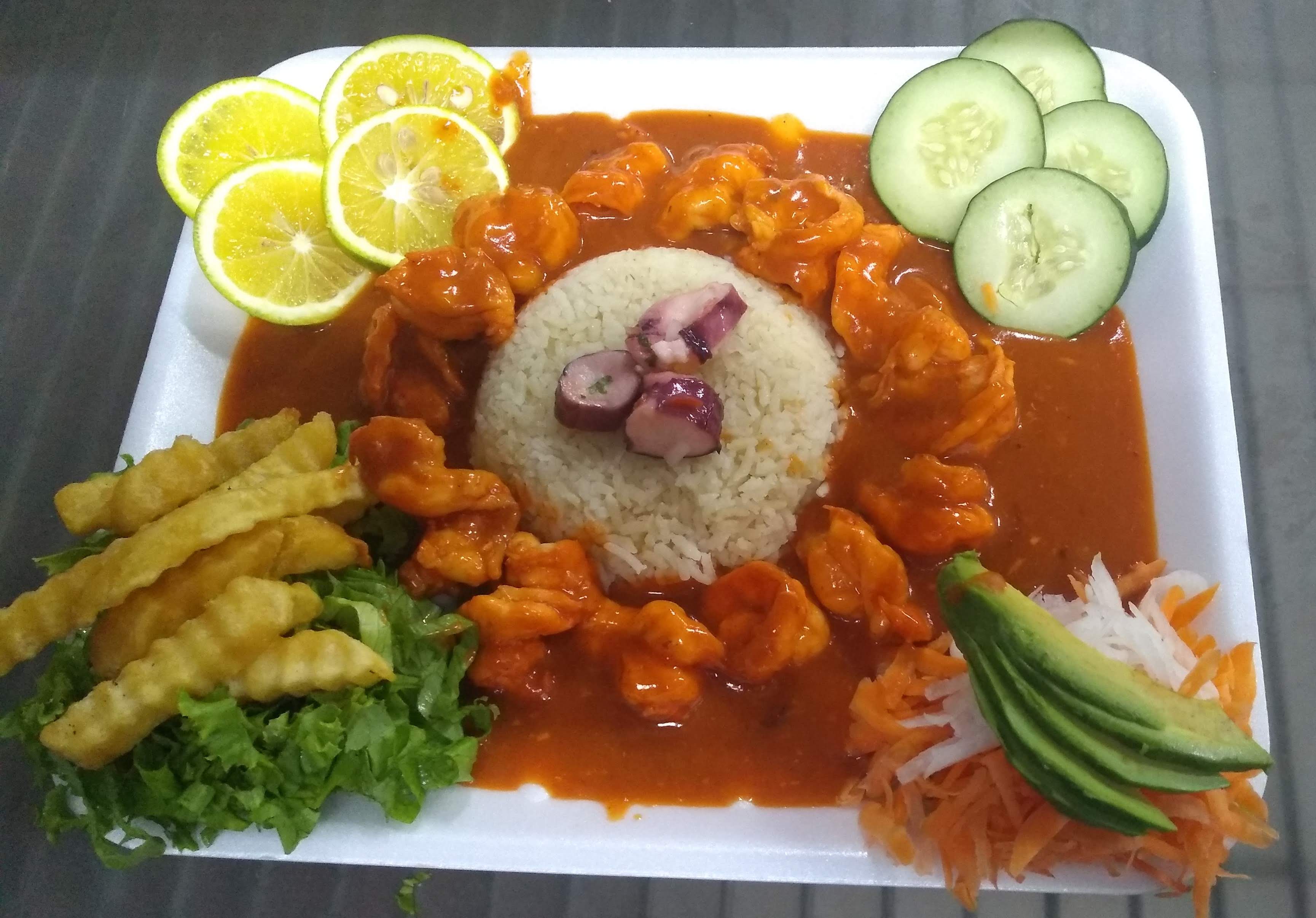 Marisquería y snacks el pez gordo image 8