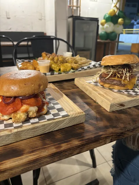 Burger Saurus image 7