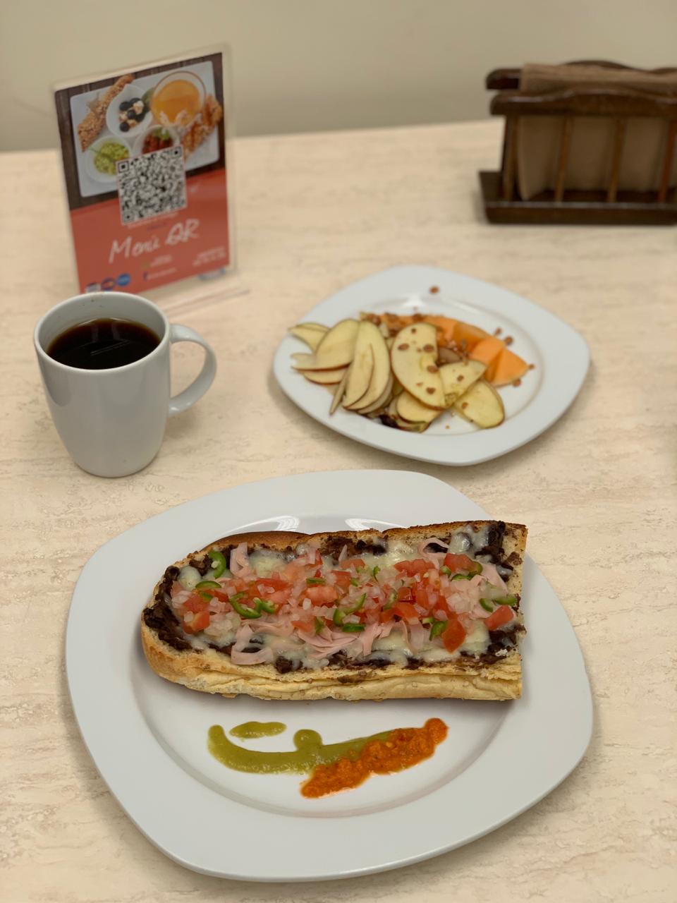 Café La Bombilla image 8