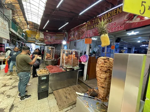 “LOS PARIENTES” CARNITAS Y PASTOR. image 1