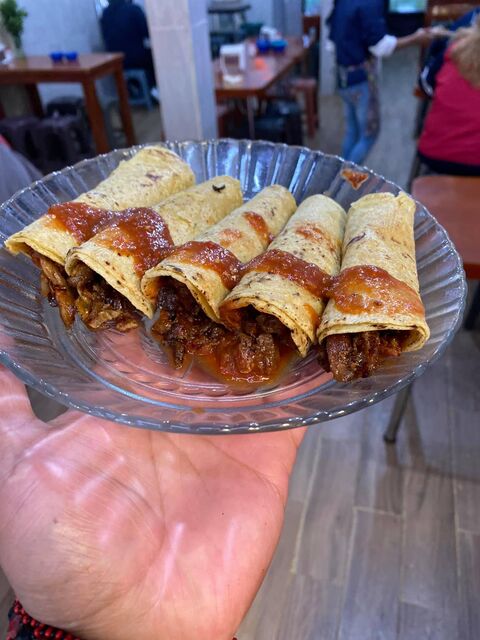 “LOS PARIENTES” CARNITAS Y PASTOR. image 2