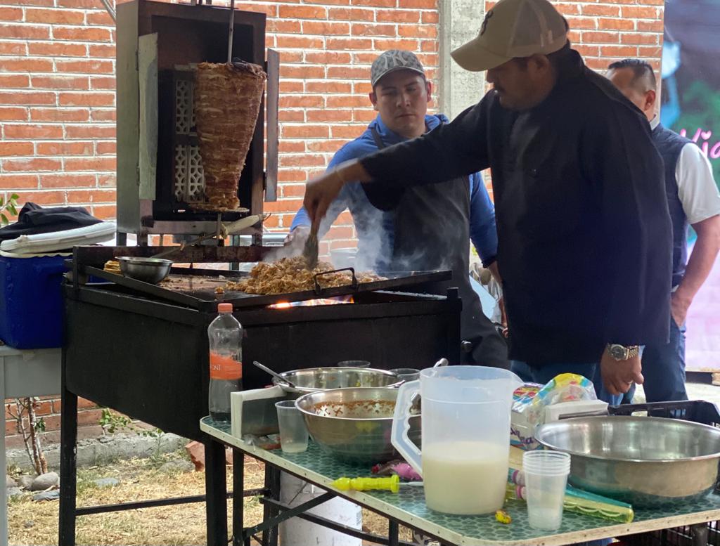 “LOS PARIENTES” CARNITAS Y PASTOR. image 8