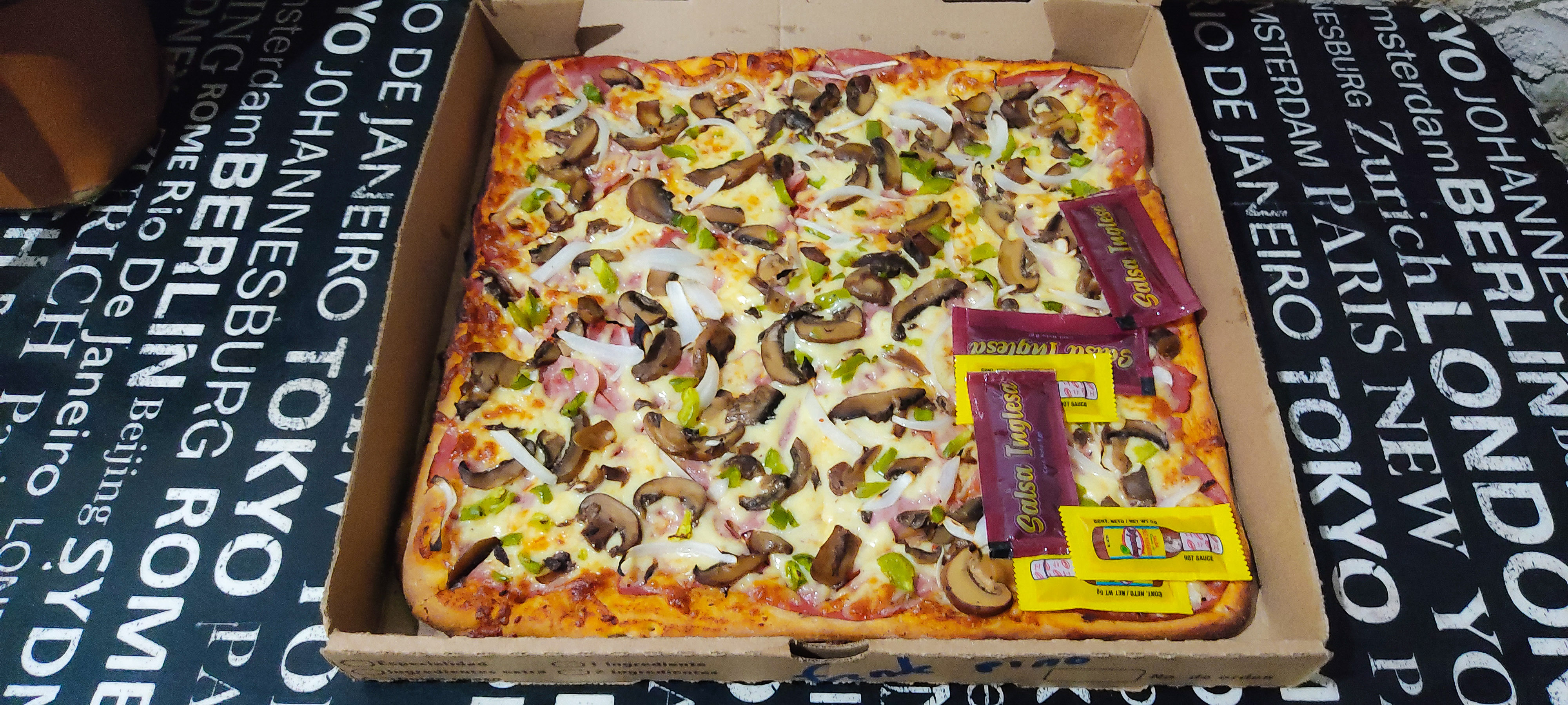 Guayaco's pizza image 10