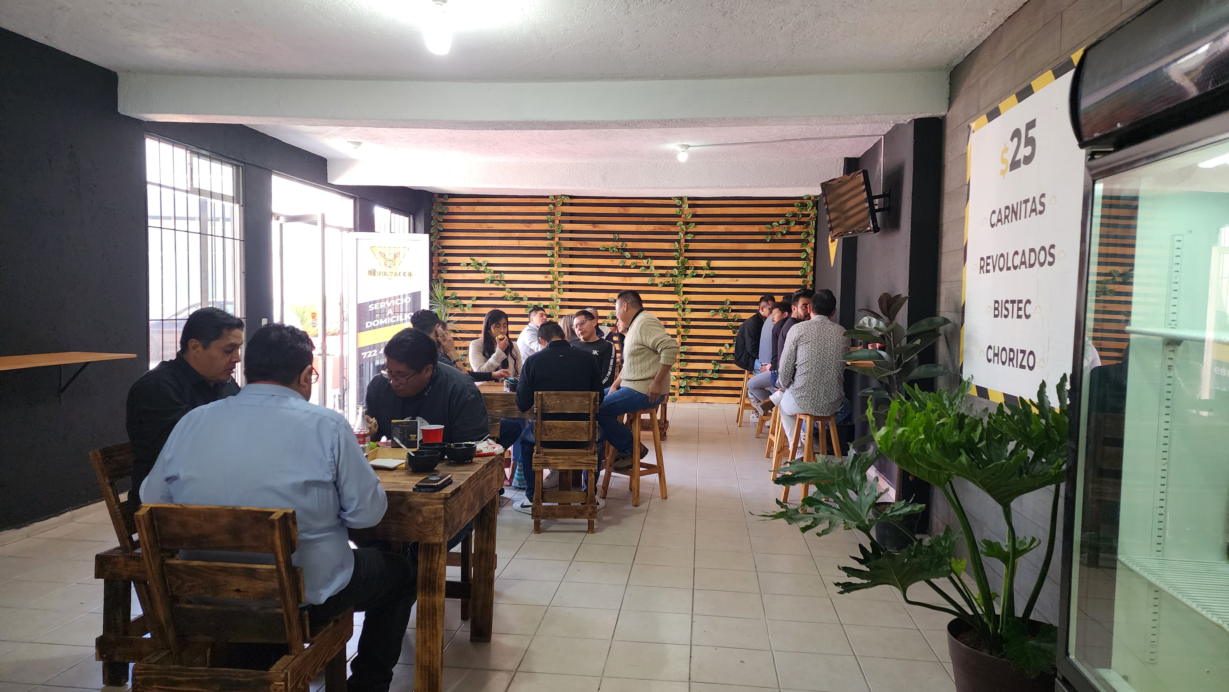 Los Revoltacos image 1