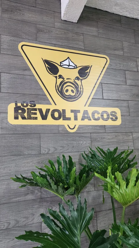 Los Revoltacos image 3