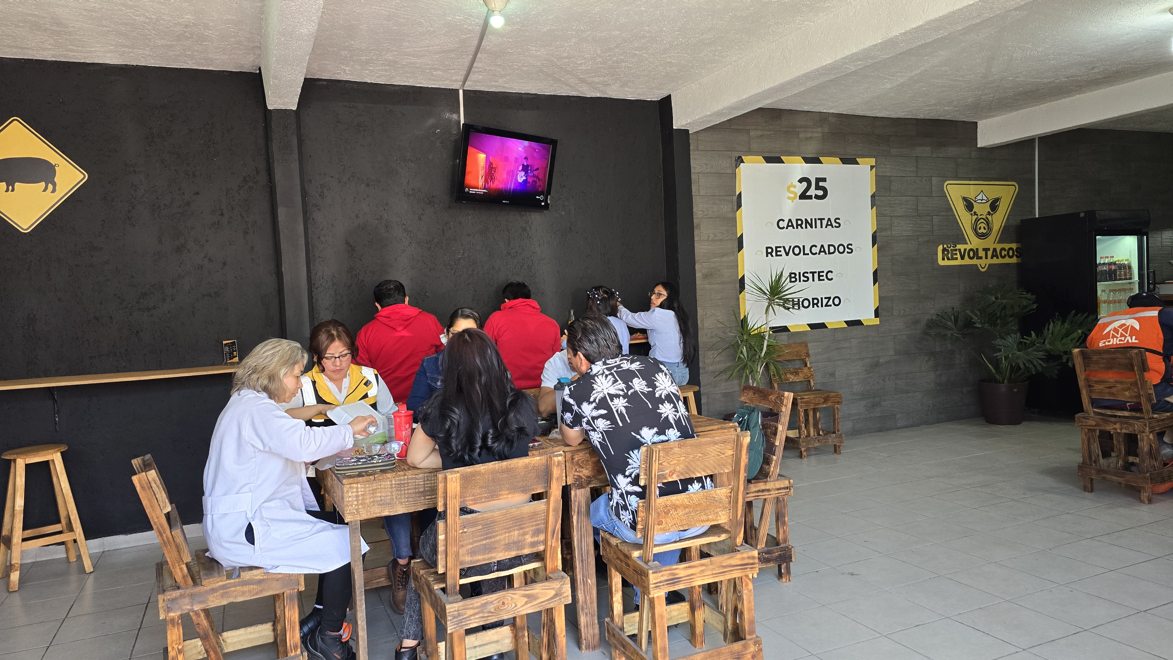 Los Revoltacos image 6