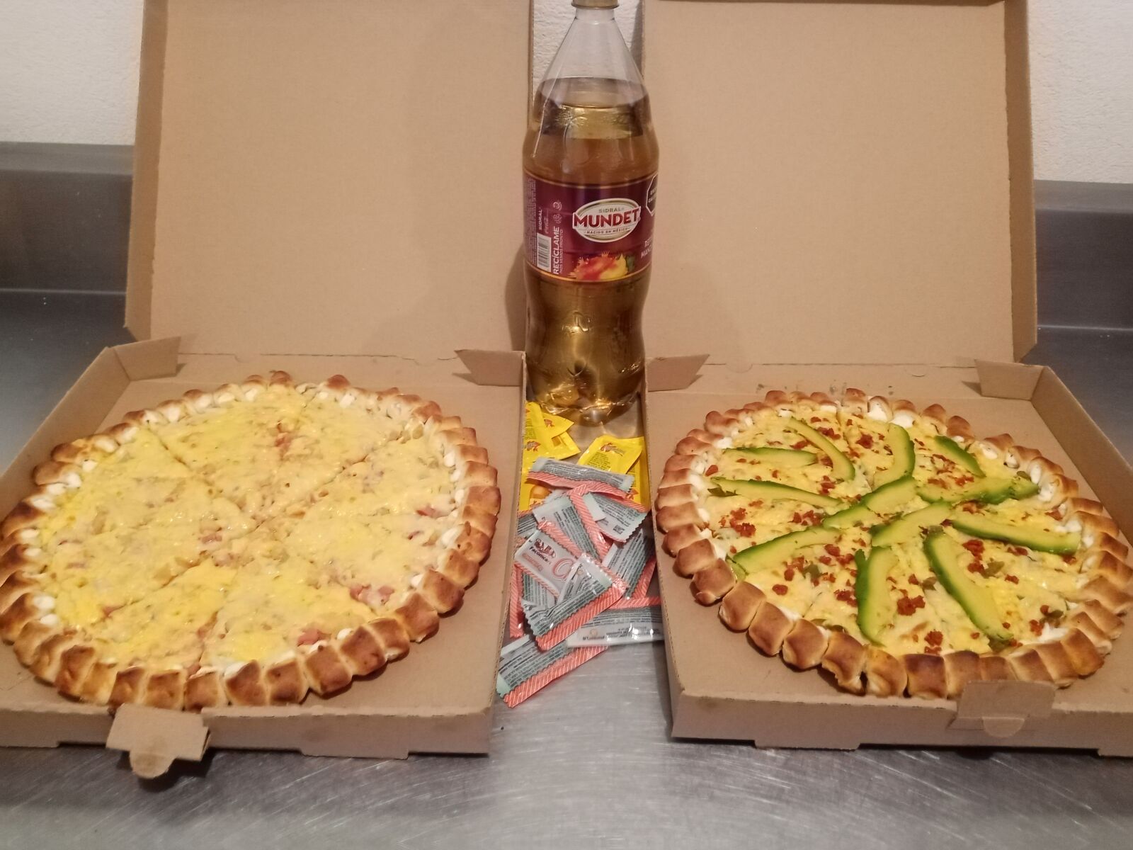 Pizzas Lucy image 6