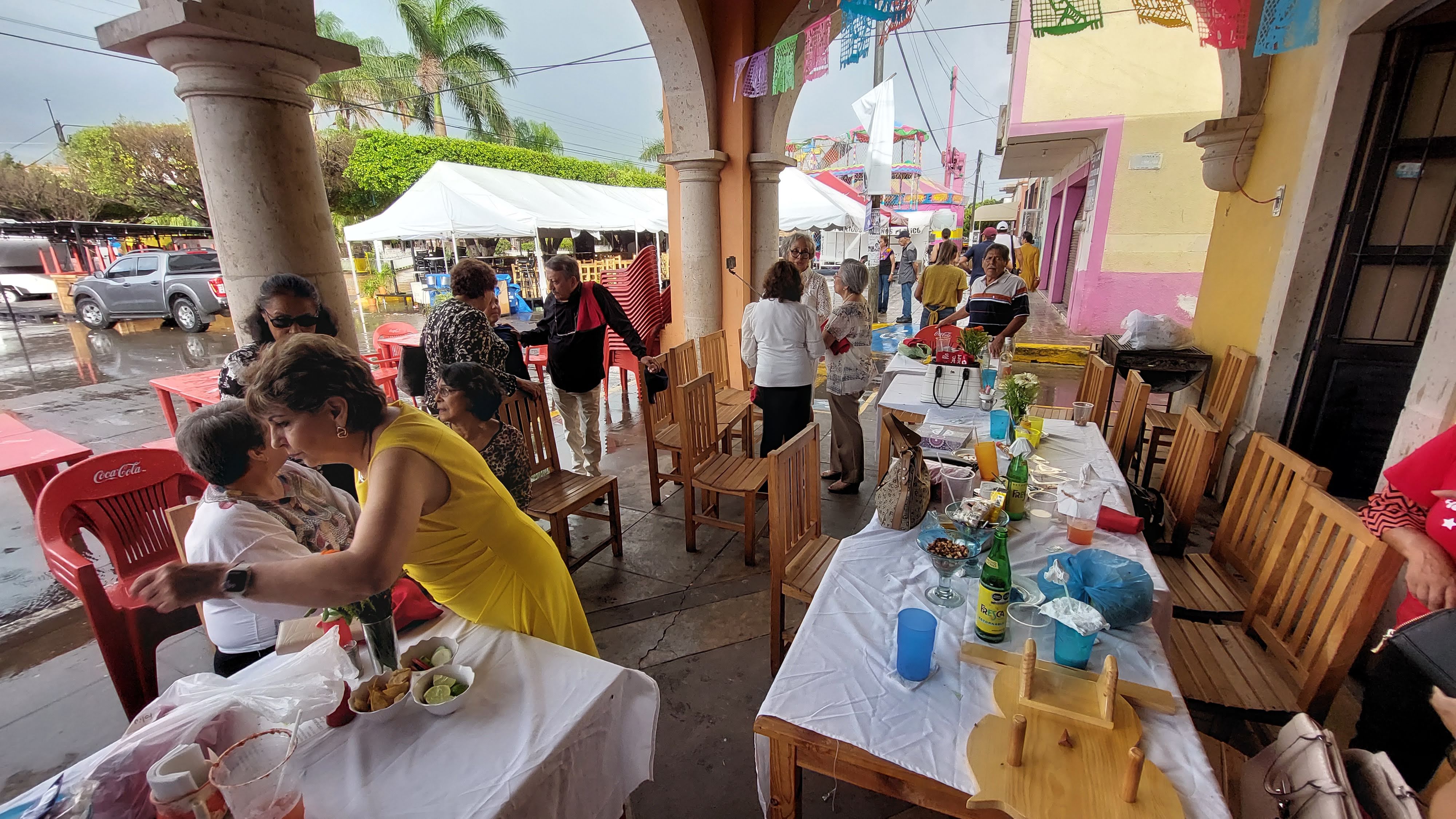 CAPRI SNACK BAR image 3