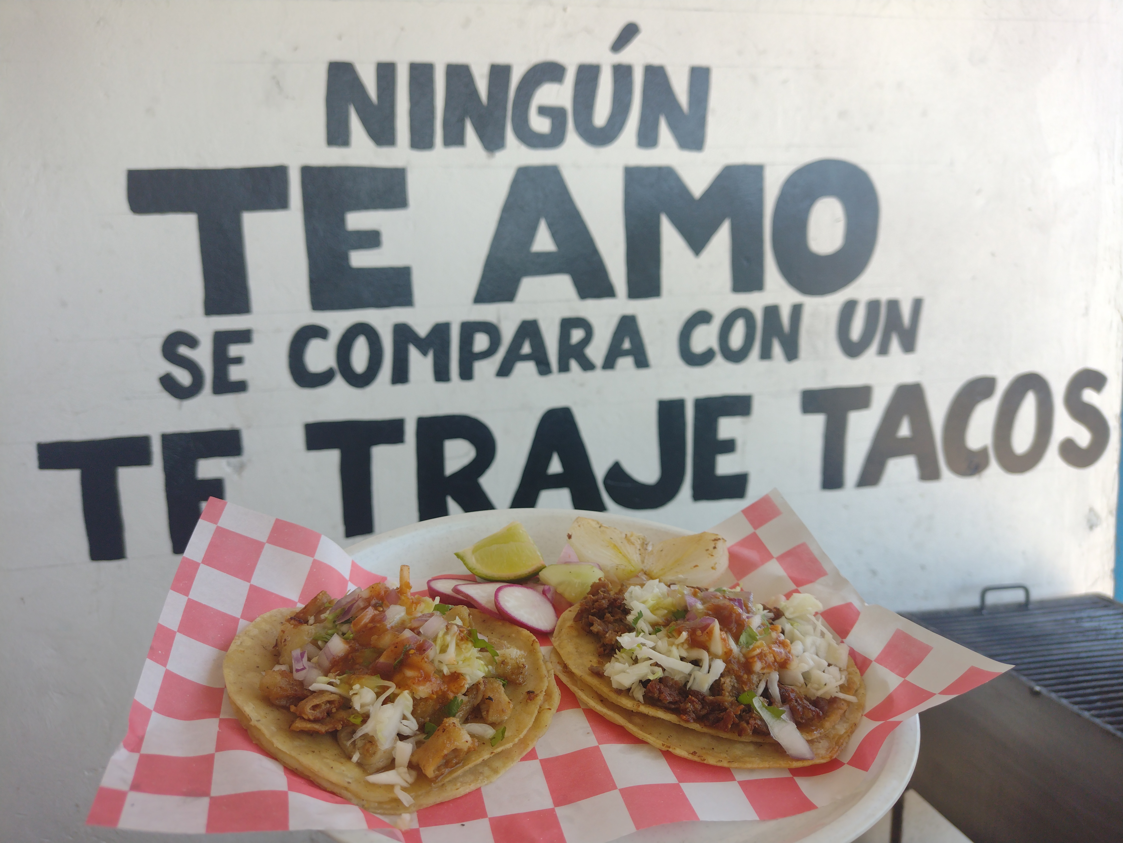 Hamburguesas al carbón y tacos "LA IMPERIAL" image 3