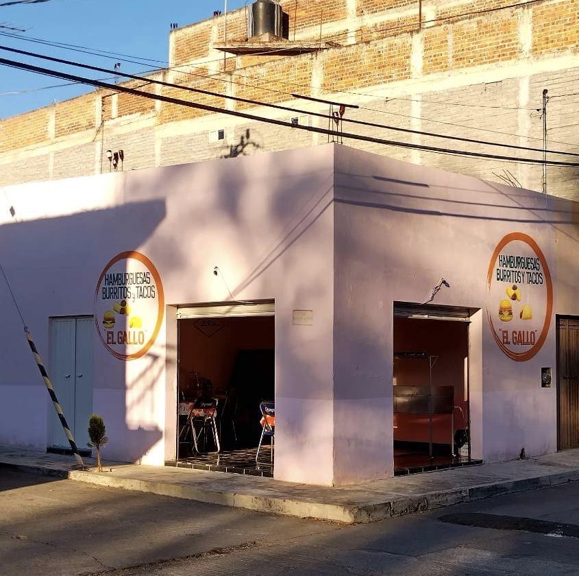 Tacos y hamburguesas “El Gallo” image 1