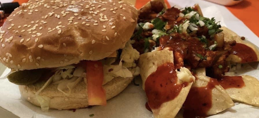 Tacos y hamburguesas “El Gallo” image 6