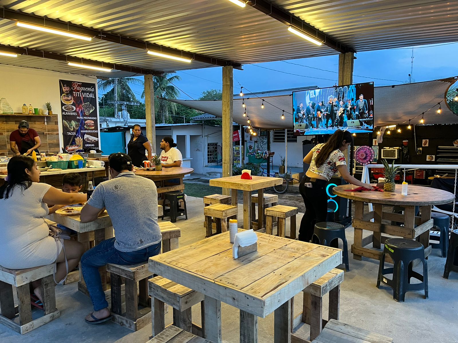 Taquería Tití Vidal image 1