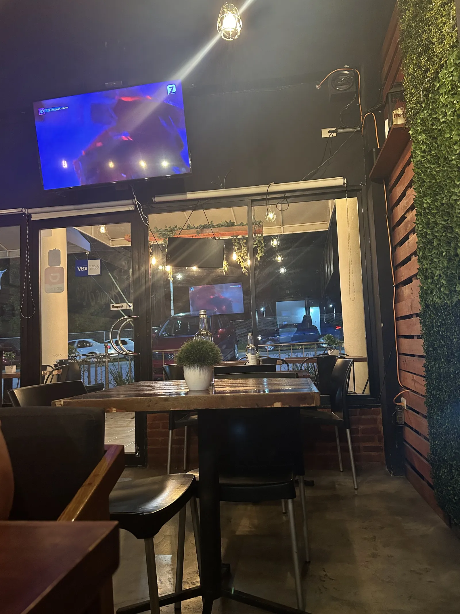 Fuego rey Lounge burger & Tacos image 6