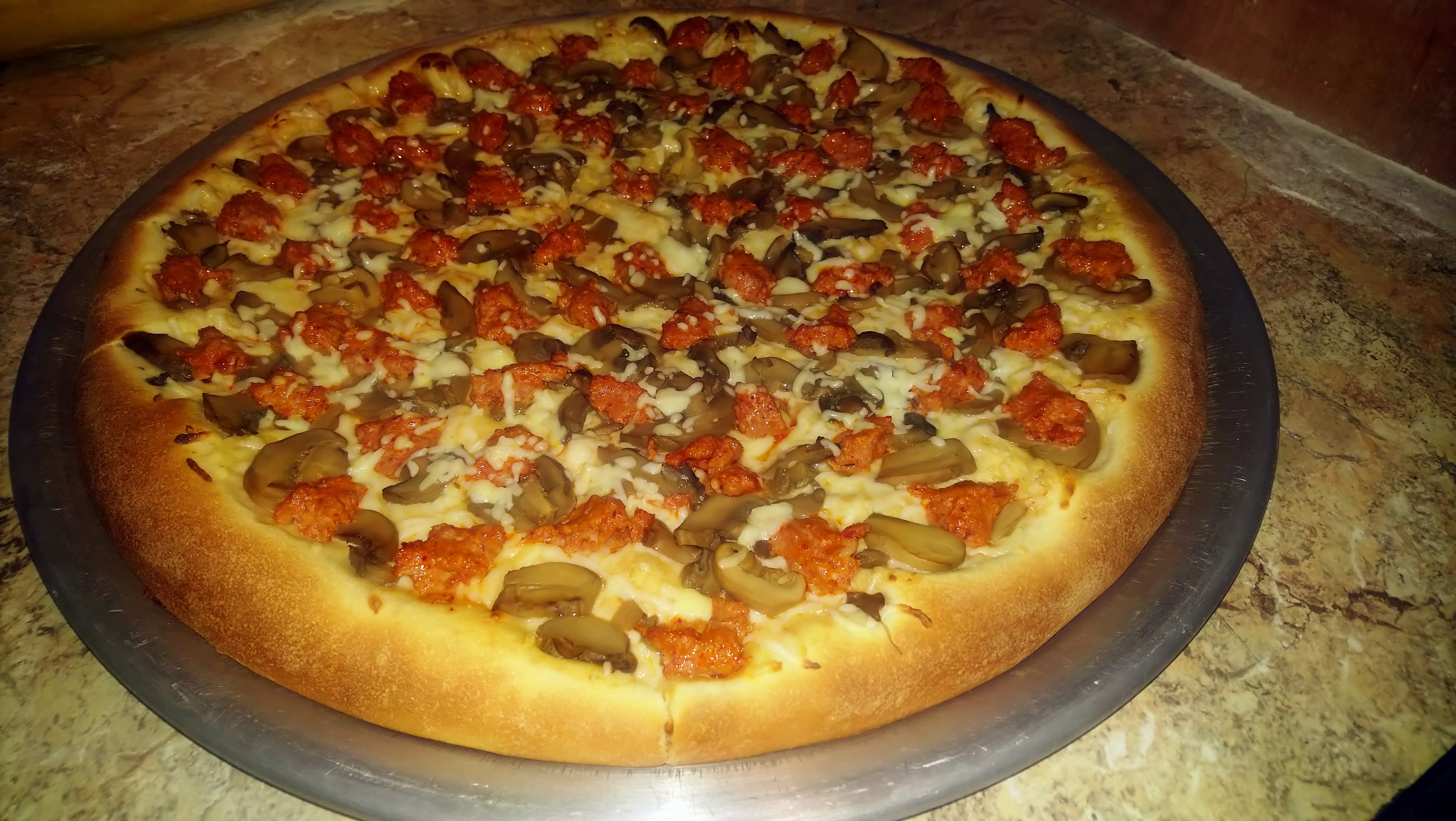 GŰEROS PIZZA image 2