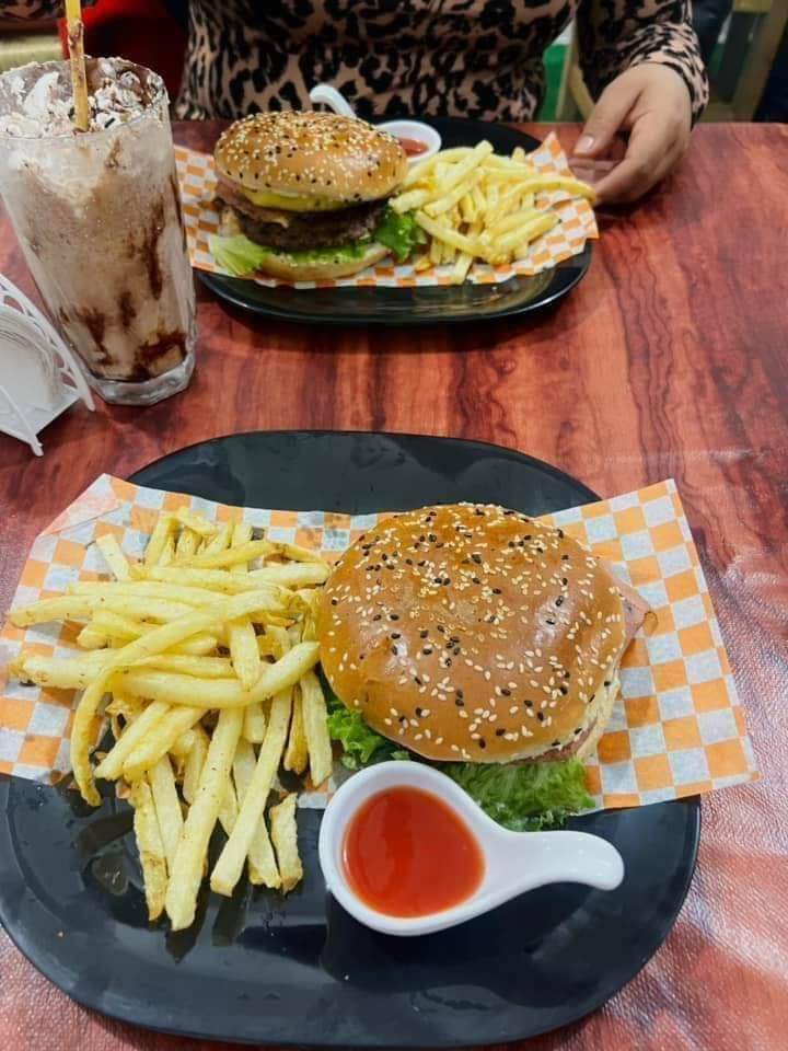 El Pasadero Hamburguesería image 4