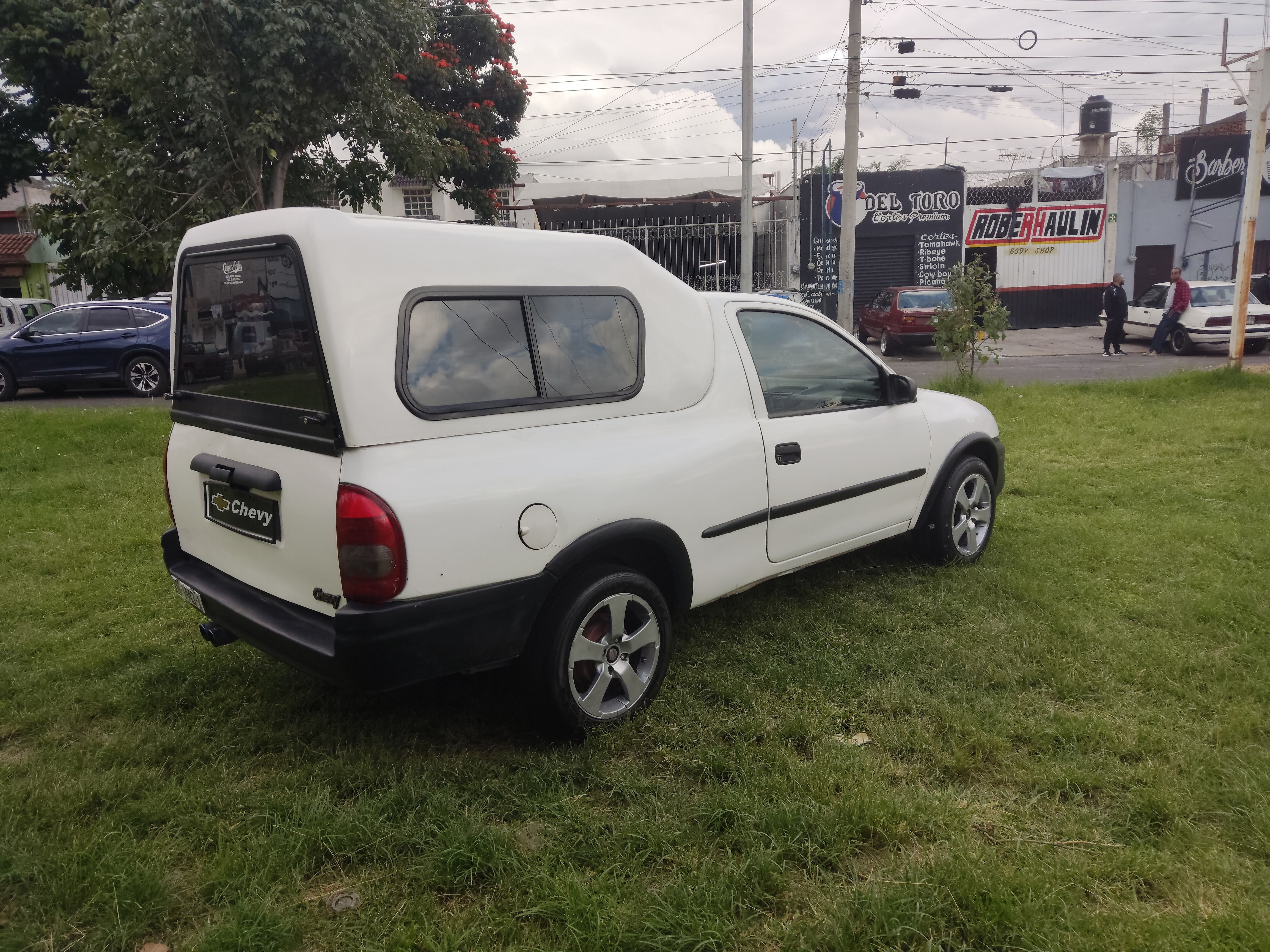 Del Toro Cortes Premium, lacteos y embutidos image 1