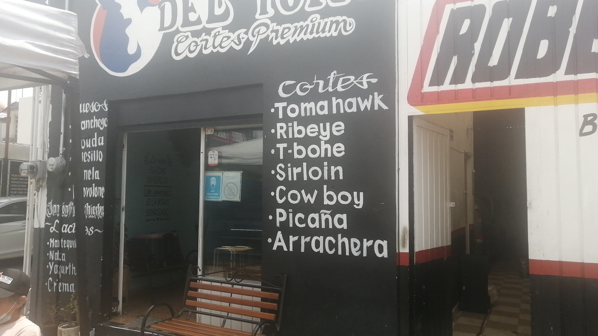 Del Toro Cortes Premium, lacteos y embutidos image 5