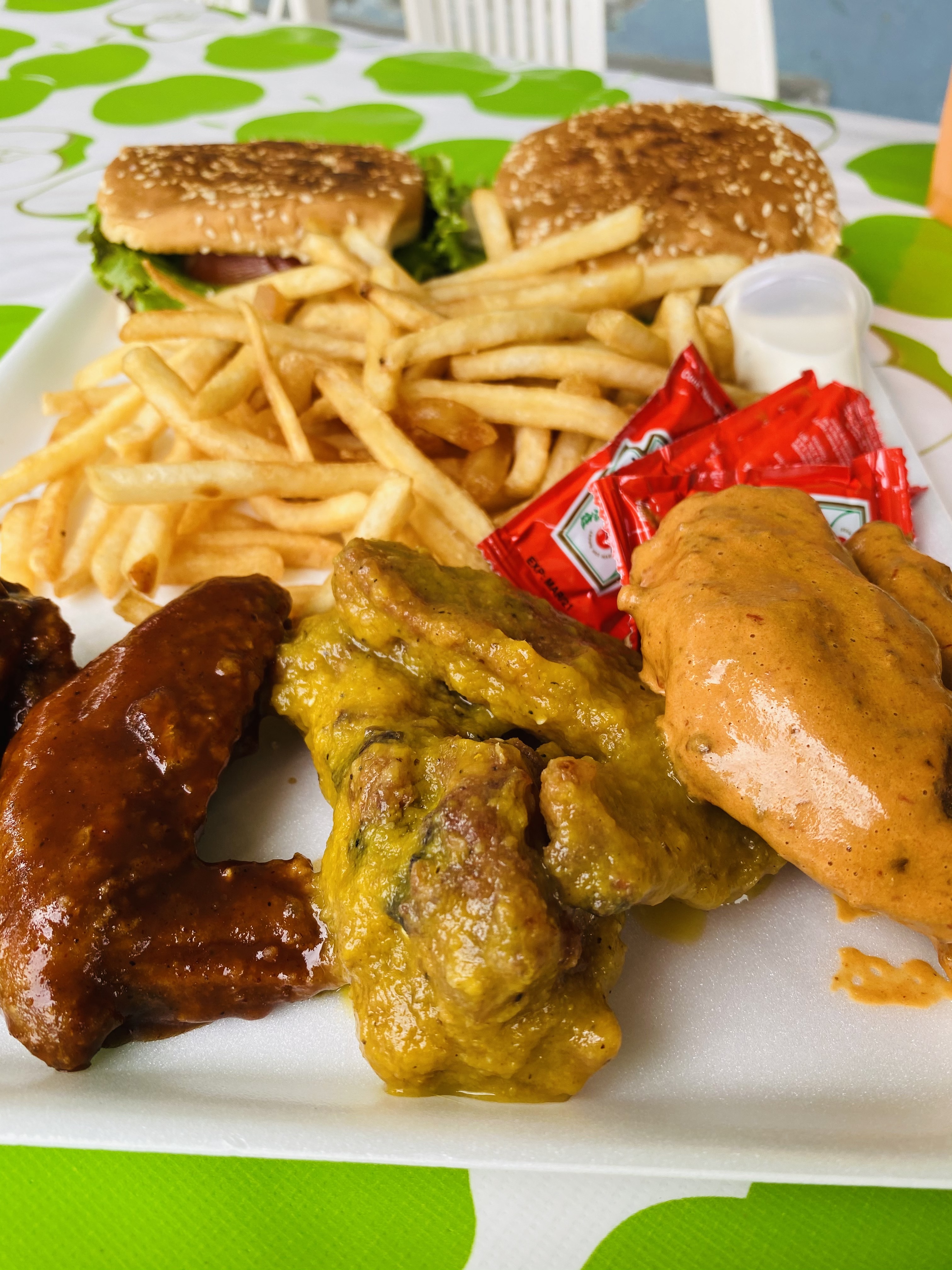 CURRO HAMBURGUESAS & SNACKS image 5