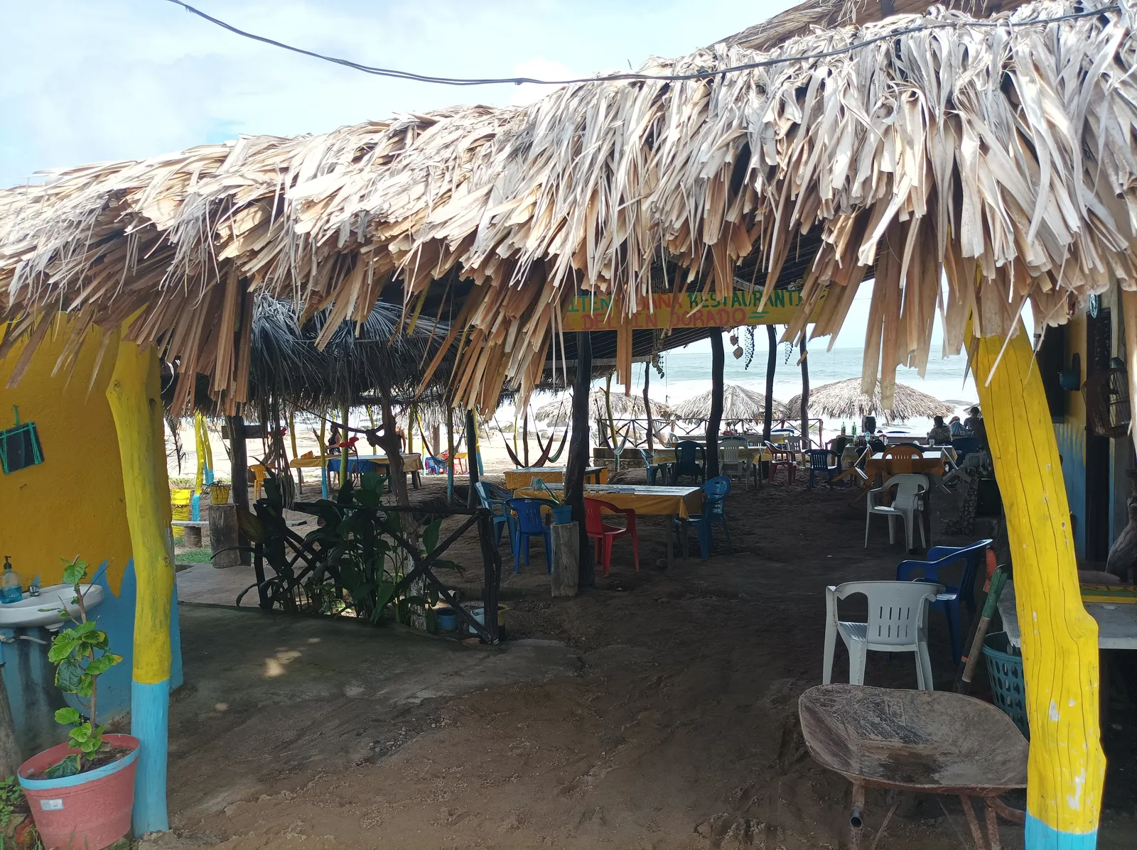 Cabaña-Restaurante "El delfín dorado* image 4