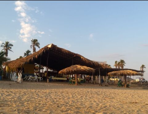 Cabaña-Restaurante "El delfín dorado* image 6