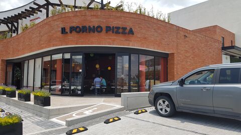 IL Forno Pizza image 6