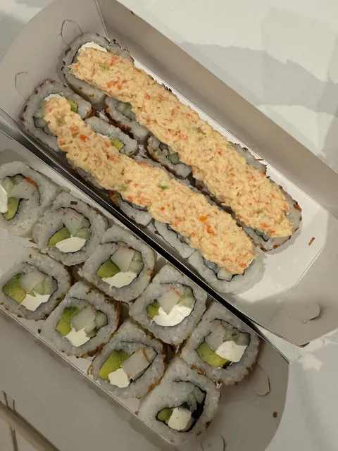 ÑamÑam Sushi (El Refugio) image 5