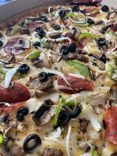 Deli Pizza image 5