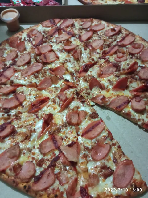 Deli Pizza image 6