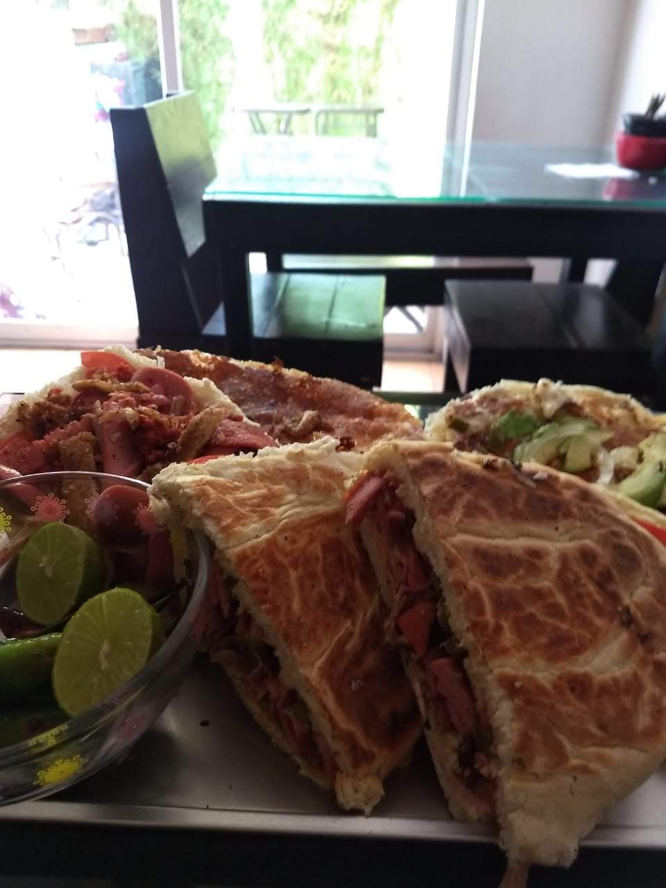 Mimi Tortas y Hamburguesas image 2