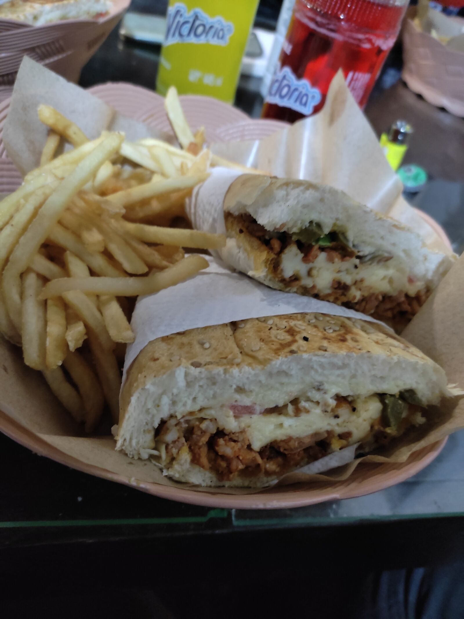 Mimi Tortas y Hamburguesas image 3