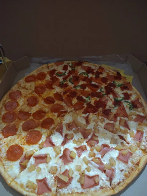 Megan Pizza image 5