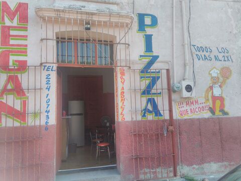Megan Pizza image 6