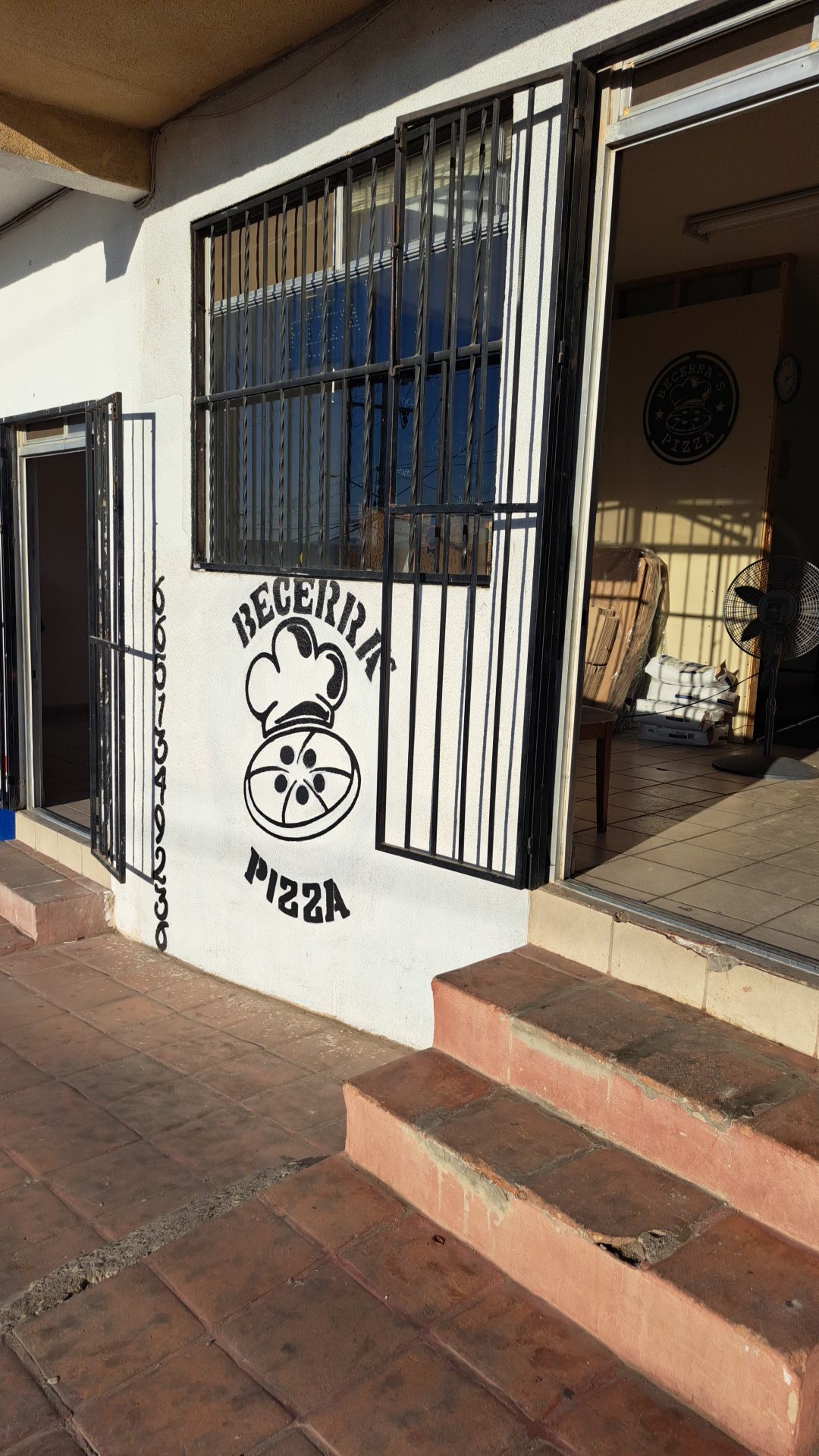 Becerra's pizza image 1