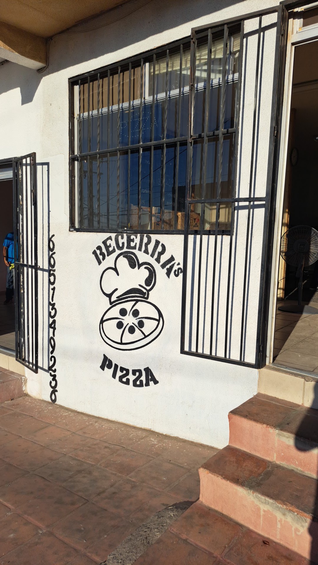 Becerra's pizza image 2