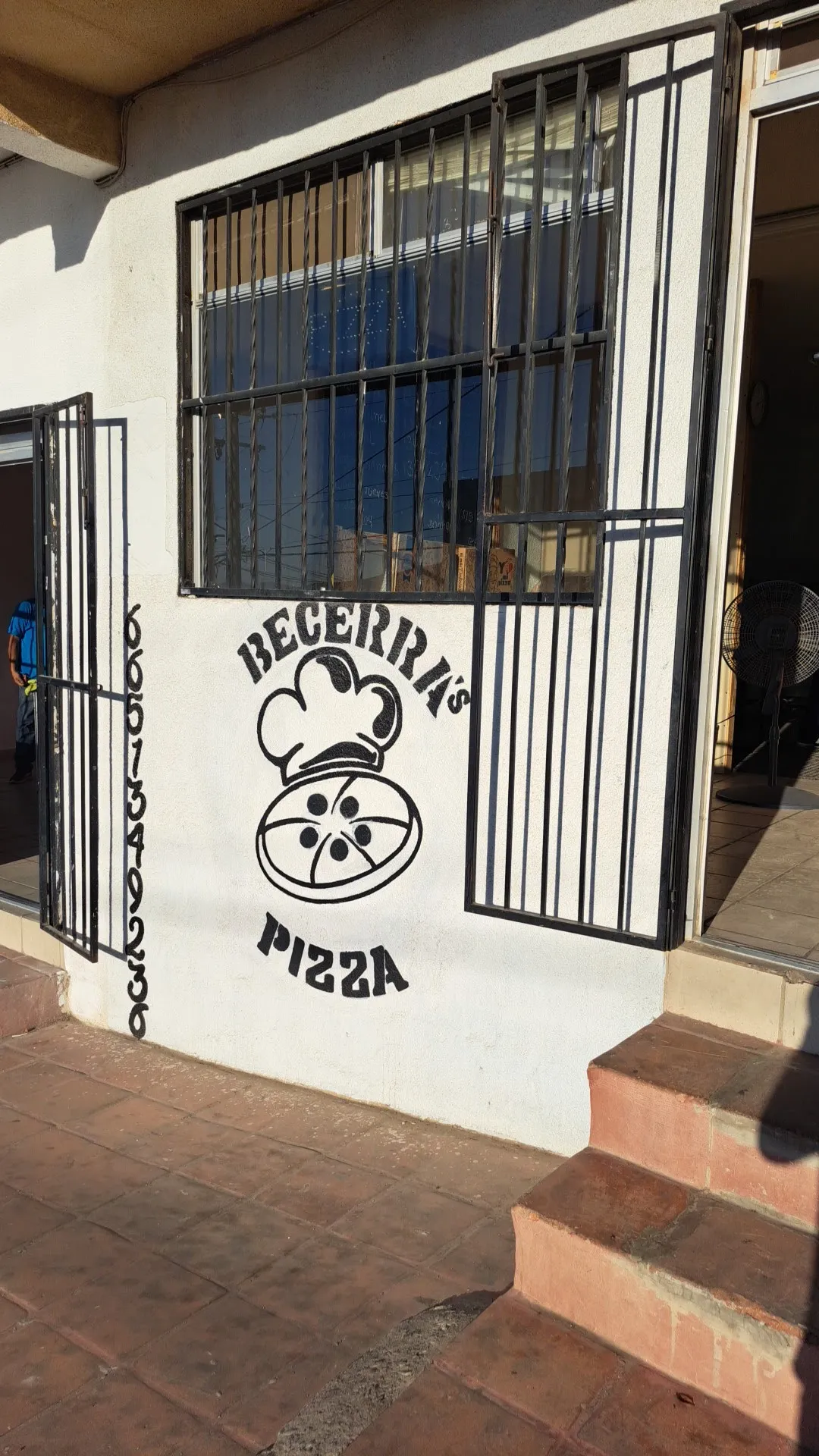 Becerra's pizza image 2