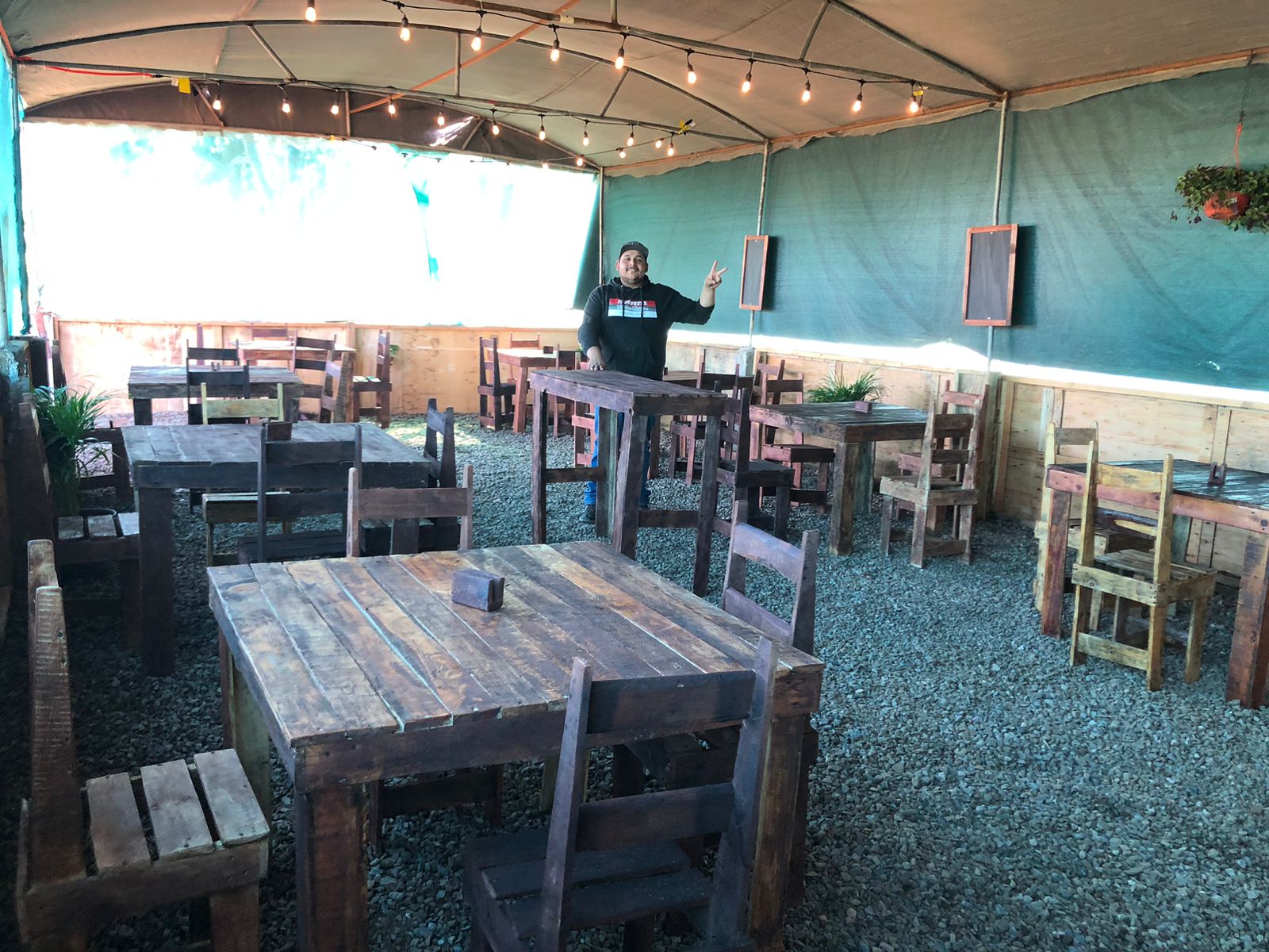 Kiki's hotdogs image 1