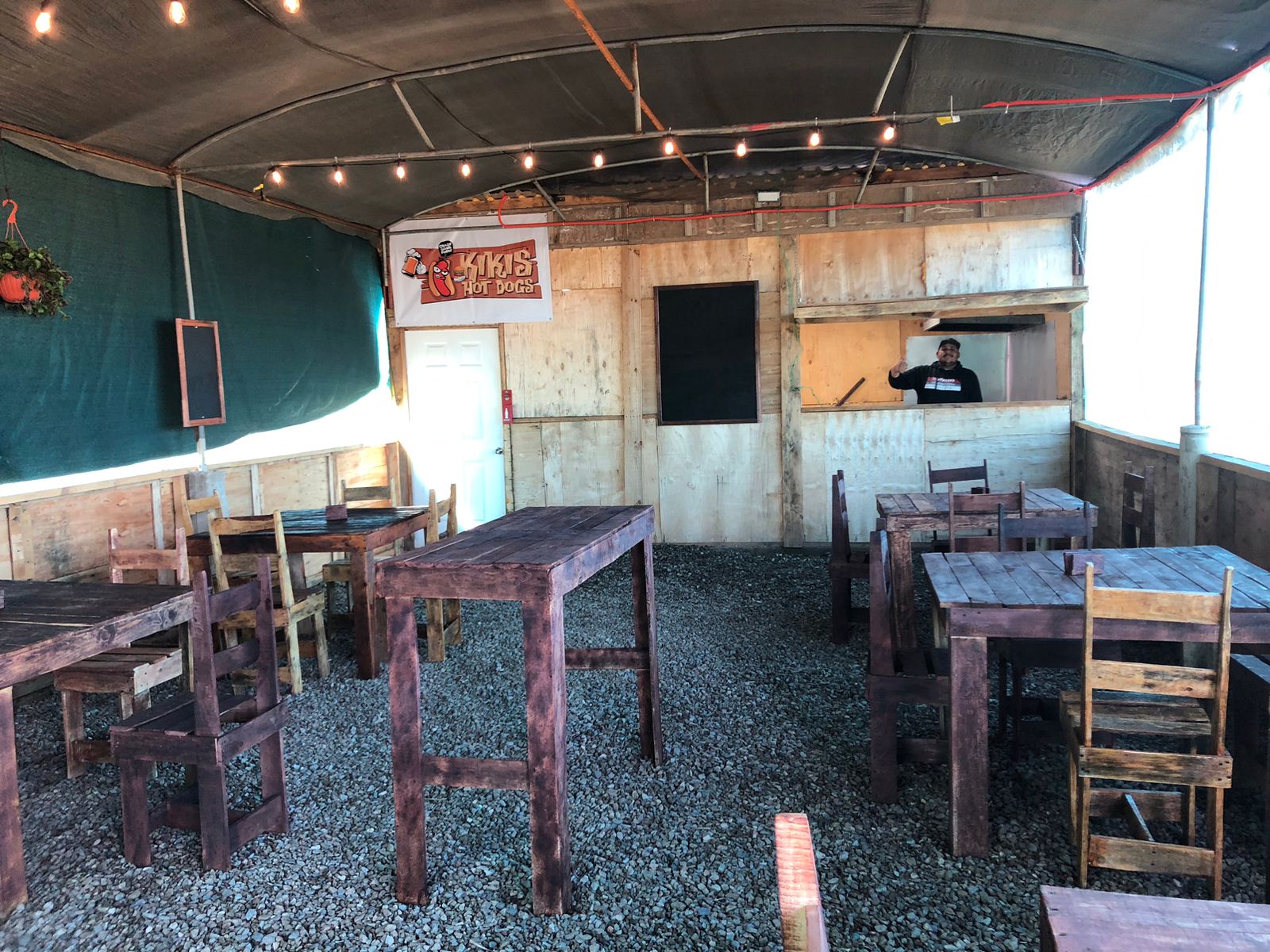 Kiki's hotdogs image 5