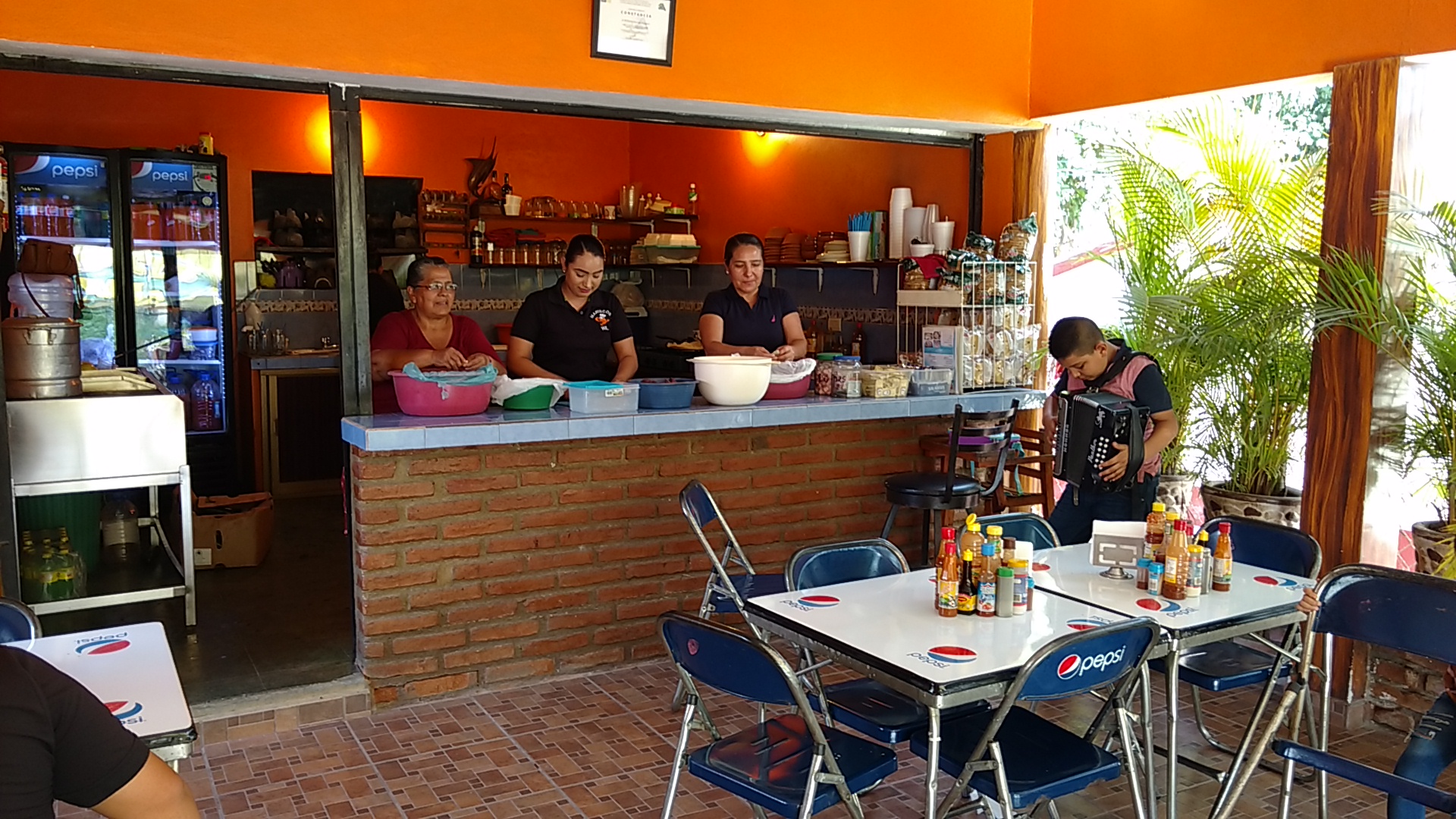 Mariscos Will image 3