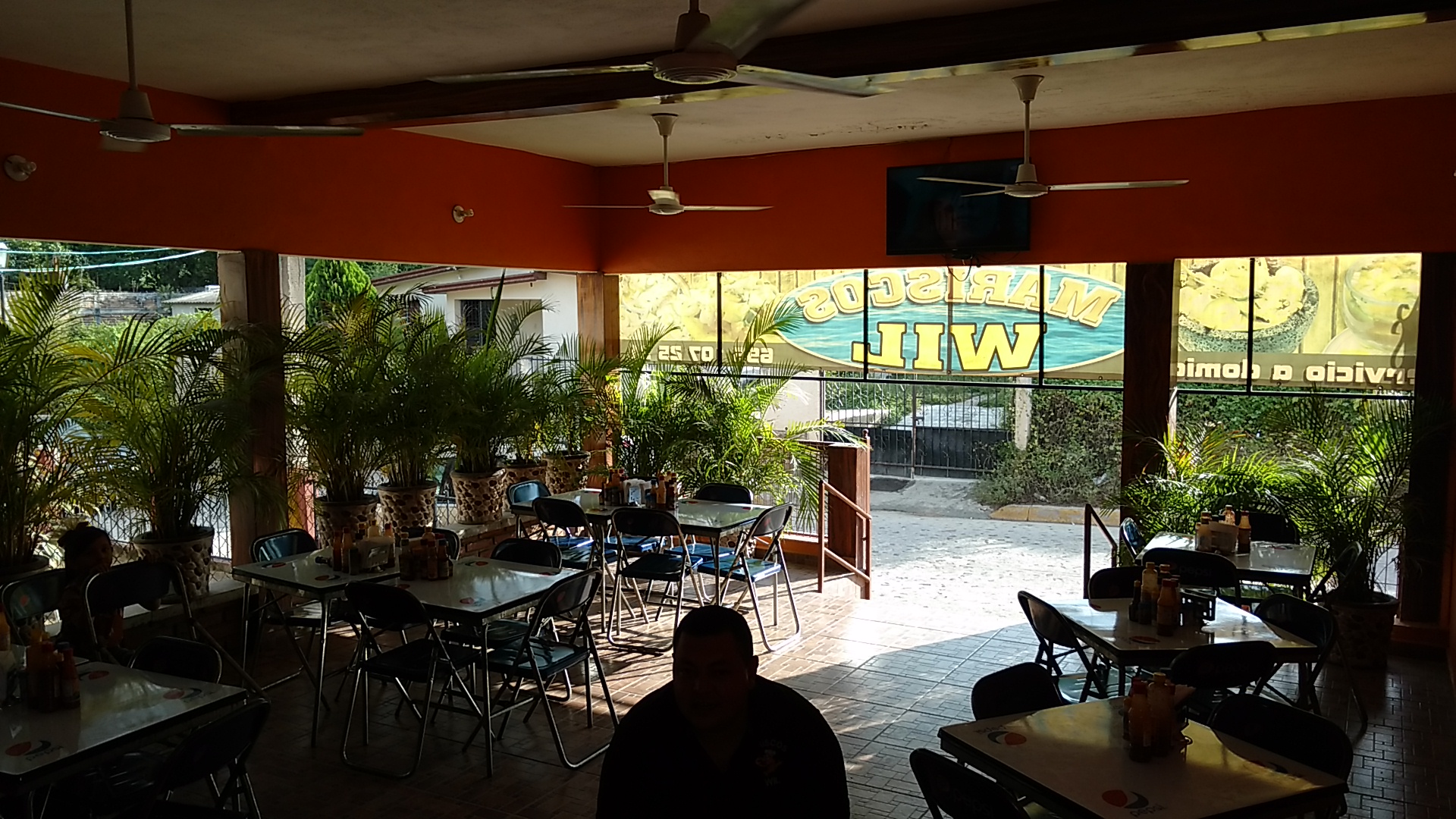 Mariscos Will image 4