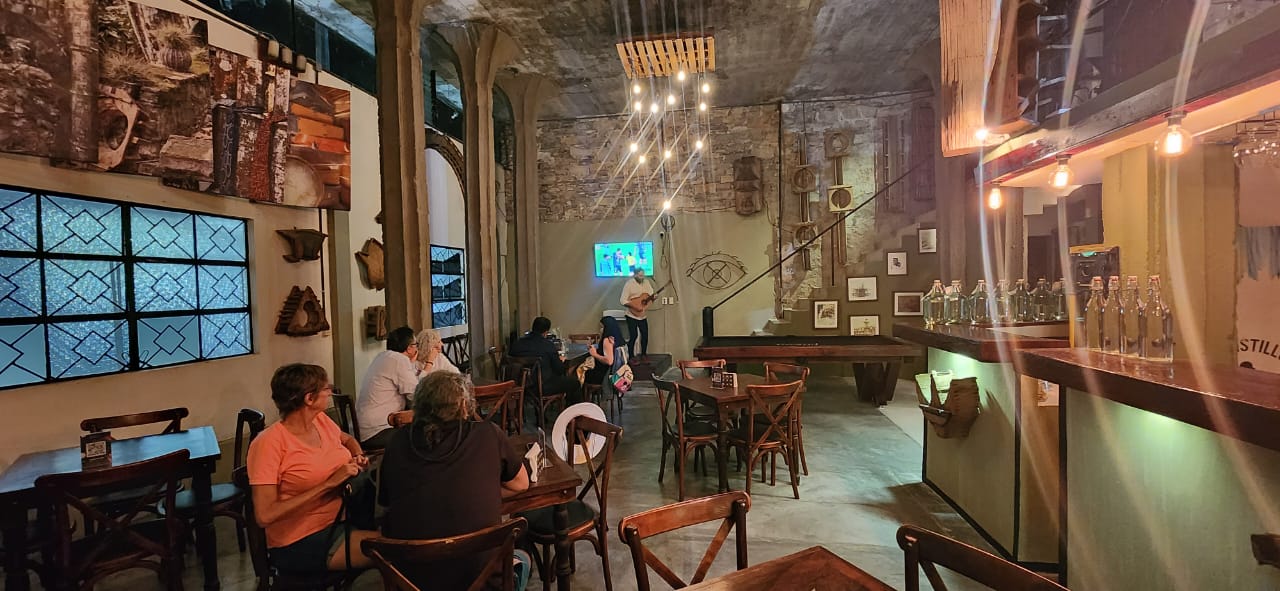 Plutarcos Bar image 1